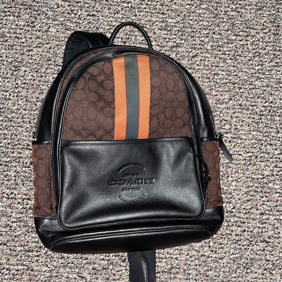 Men’s Coach Bookbag barely used like new - Picture 5 of 5